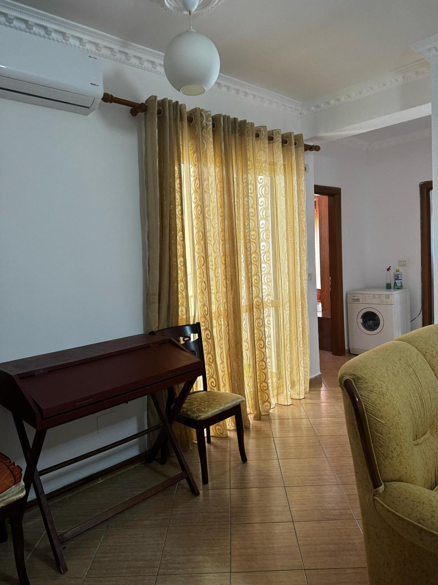 Totos Place * Vlorë